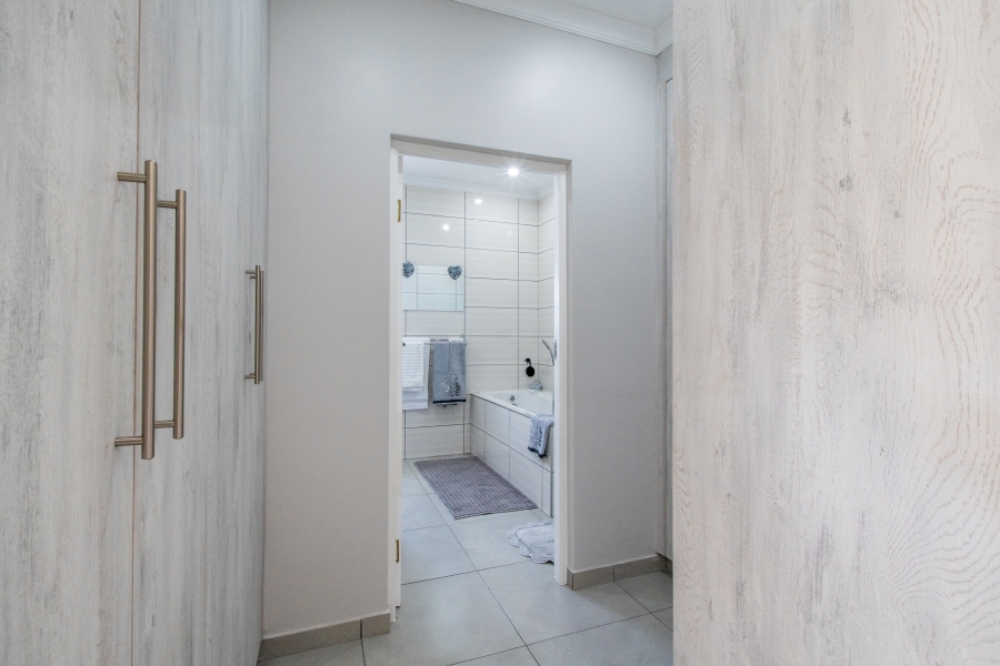 3 Bedroom Property for Sale in Dana Bay Western Cape